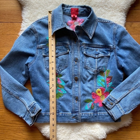 Very Vera Flower Embroidered Jean Jacket - Picture 2 of 7